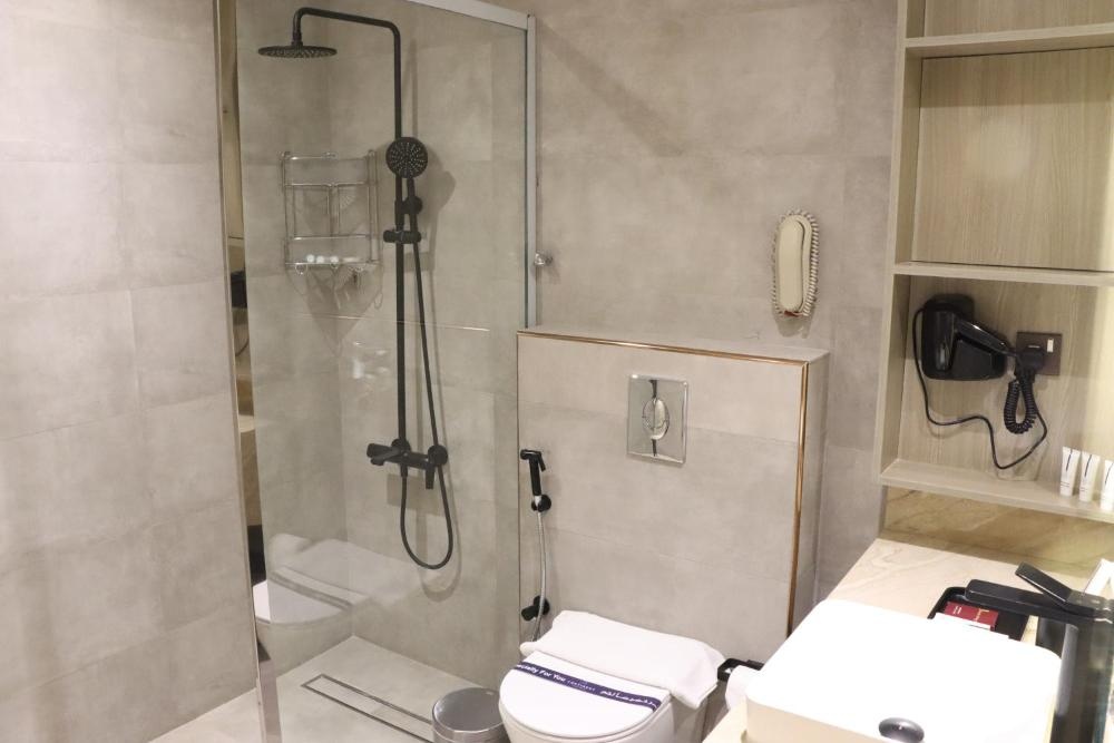 Room image 3