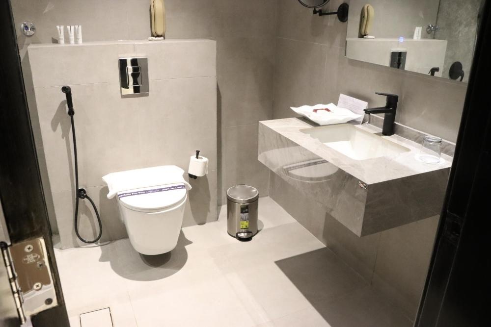 Room image 4